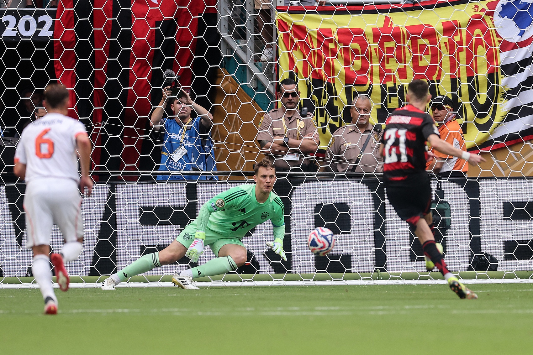 巨大的变化！ IFAB认为修改罚球规则：将罚球踢作为死球 而进攻方无法弥补射门！